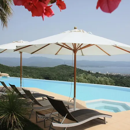 La Capitelle - Avec Piscine شقة